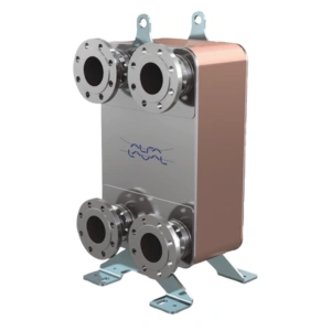 Intercambiador de calor soldado modelo CB410, alto de 793 mm, ancho de 490 mm y máxima presión de 16 barg.